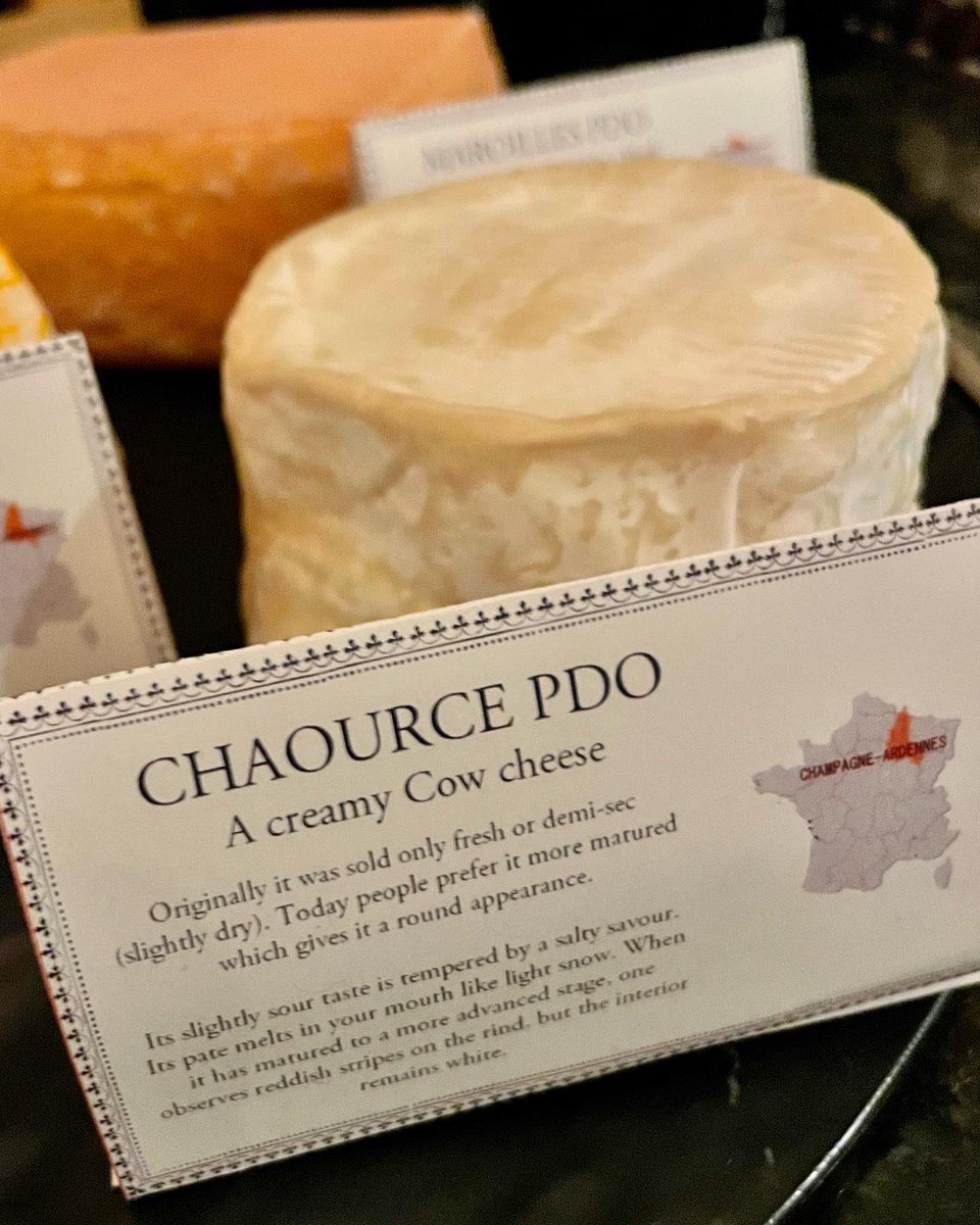 eatinglasvegas's tweet photo. They had me at #Frenchcheeses @LescombesBistro.🇫🇷🧀🇫🇷🧀🍾🍷🥂
In southern New Mexico…better than (almost) anything in Vegas. Go figure. 🤔😋👏 https://t.co/BrKscPSrUu
