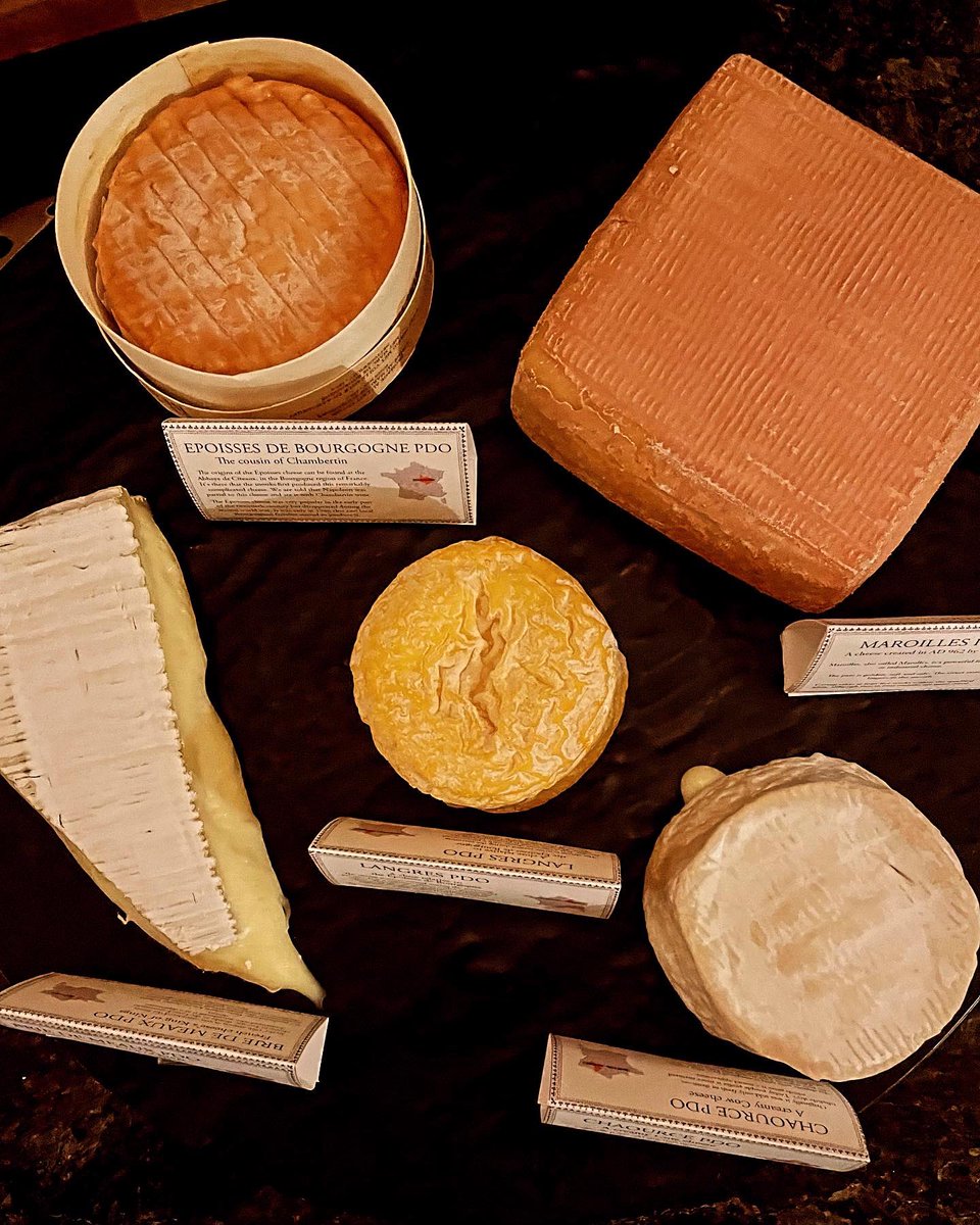 eatinglasvegas's tweet photo. They had me at #Frenchcheeses @LescombesBistro.🇫🇷🧀🇫🇷🧀🍾🍷🥂
In southern New Mexico…better than (almost) anything in Vegas. Go figure. 🤔😋👏 https://t.co/BrKscPSrUu