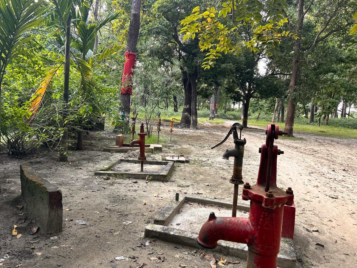 Rahul_ifs's tweet photo. The  unique temple in the midst of the Valmiki Tiger Reserve where people install a hand pump if their wishes are fulfilled.  

@DEFCCOfficial 
@ntca_india 
#fieldsiaries https://t.co/aZoK5pgDMJ