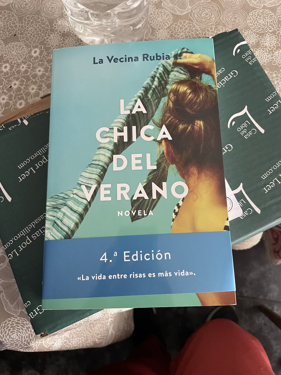 SaraNavia's tweet photo. @elenis91 @lavecinarubia Jooo a mi me ha llegado una cuarto edición y eso que compré el libro el día 7 de septiembre, para conseguir una primera edición firmada 😓 https://t.co/qYM43i1Fgf