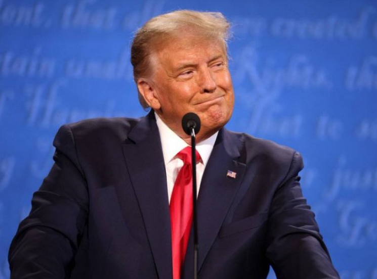 X_Spanish_'s tweet photo. #ULTIMAHORA  Expresidente Donald Trump propone, en caso de volver a la Casa Blanca, reinstaurar y ampliar su prohibición de viaje para musulmanes, impedir la inmigración de simpatizantes de Hamas.
#Israel_under_attack #Israel https://t.co/SuYjze98af