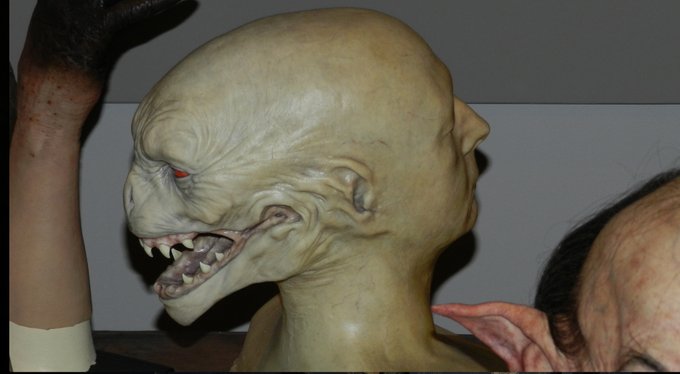 Hogwartssite's tweet photo. Por último, más imágenes del diseño original de Voldemort para Harry Potter y la Piedra Filosofal que aún se conserva en los estudios de Warner. https://t.co/XJcRDLOUZx