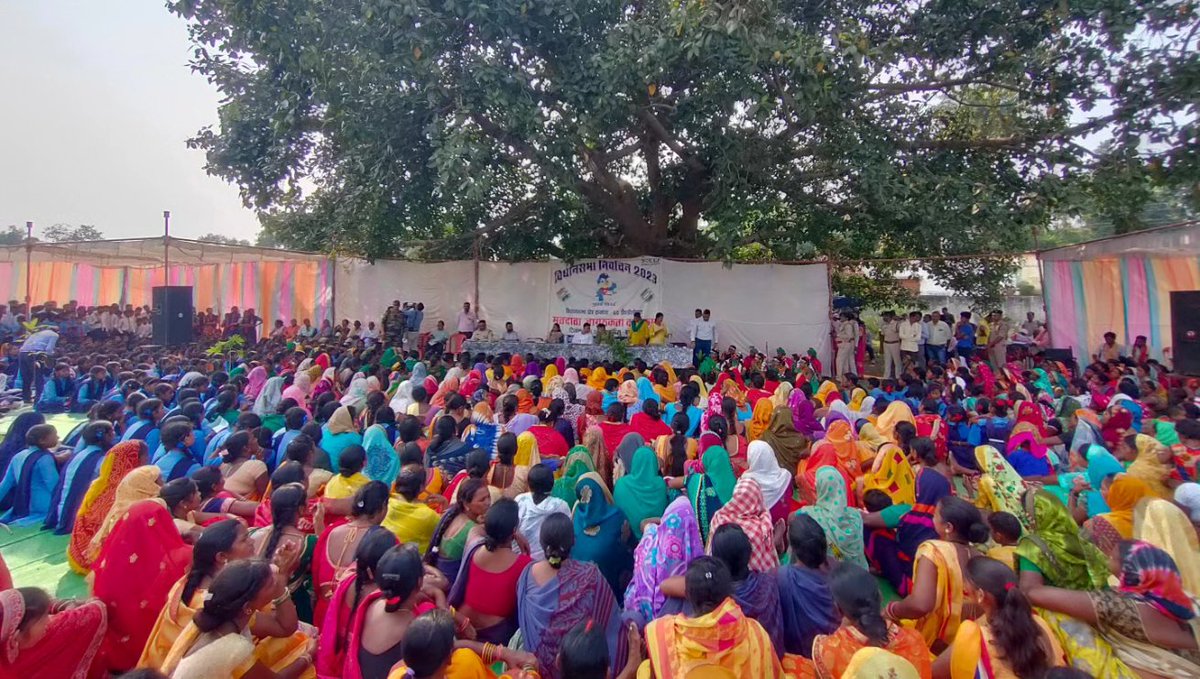 बालोद जिले के डौंडीलोहारा विधानसभा अंतर्गत वनांचल ग्राम भंवरमरा में आज मतदाता जागरूकता कार्यक्रम का हुआ आयोजन। 

#ECISVEEP
#Chunaitihar
#ECI
#करबो_मतदान

<a href="/ECISVEEP/">Election Commission of India</a> 
<a href="/CEOChhattisgarh/">Chief Electoral Officer, Chhattisgarh</a>