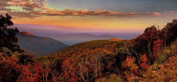 nbrandsberg's tweet photo. Blue Ridge Mountains autumn Virginia panorama available here:
https://t.co/WUy9g6Zy1R
#blueridge #blueridgeparkway #appalachian #mountains #autumn #nature #trees #sunset #sunrise #mountainlayers #AYearForArt #artforsale #Travel #travelphotography #giftideas #BuyIntoArt https://t.co/PU7XsHTsKl