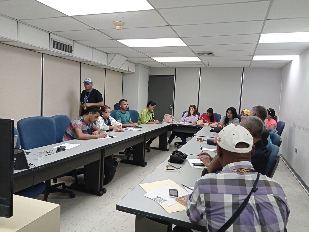 EscuelaFPP_NE's tweet photo. La @EscuelaFPP_NE se encuentra dictando la primera clase del curso Economía Comunal para las NETS, desde la sede de CANTV en Porlamar.
#DialogoDePaz 
#poupettekenza https://t.co/h4eOpoX9he