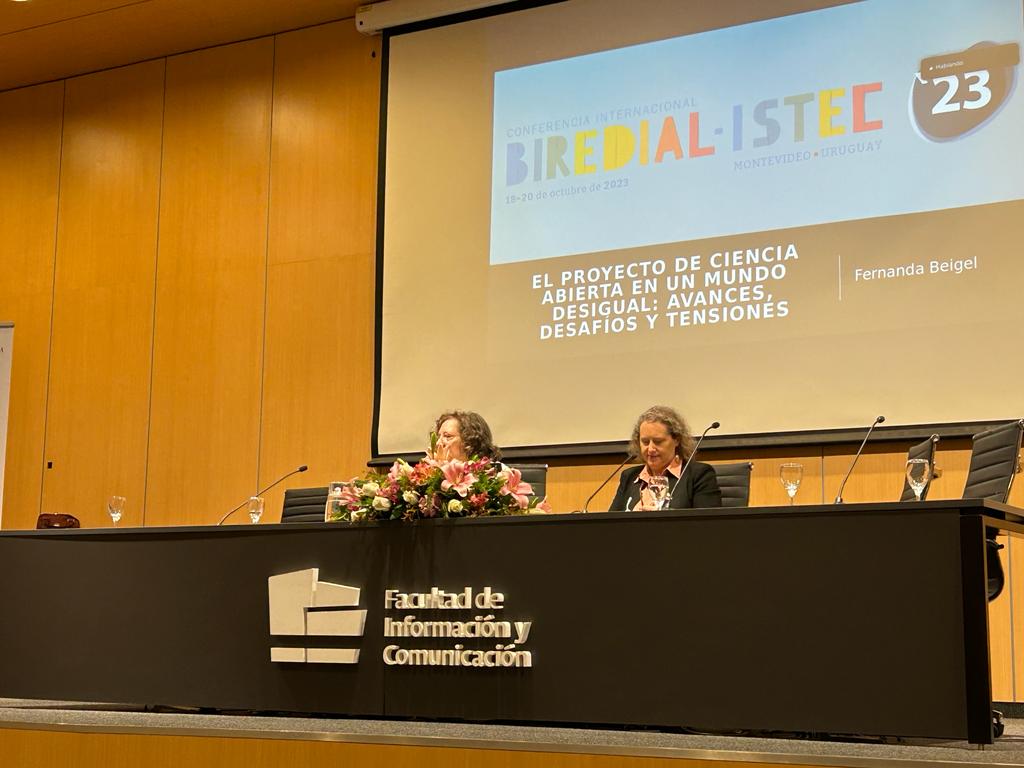 ISTEC (@comunidad_istec) on Twitter photo Primera Conferencia Magistral de la XII Conferencia Internacional <a href="/BIREDIAL_ISTEC/">BIREDIAL-ISTEC</a> (en <a href="/Udelaruy/">Universidad de la República</a> - Montevideo, Uruguay, hasta 20/10)
'El proyecto de ciencia abierta en un mundo desigual: avances, desafíos y tensiones' - Fernanda Beigel (Investigadora Principal del #CONICET) Primera Conferencia Magistral de la XII Conferencia Internacional <a href="/BIREDIAL_ISTEC/">BIREDIAL-ISTEC</a> (en <a href="/Udelaruy/">Universidad de la República</a> - Montevideo, Uruguay, hasta 20/10)
'El proyecto de ciencia abierta en un mundo desigual: avances, desafíos y tensiones' - Fernanda Beigel (Investigadora Principal del #CONICET)