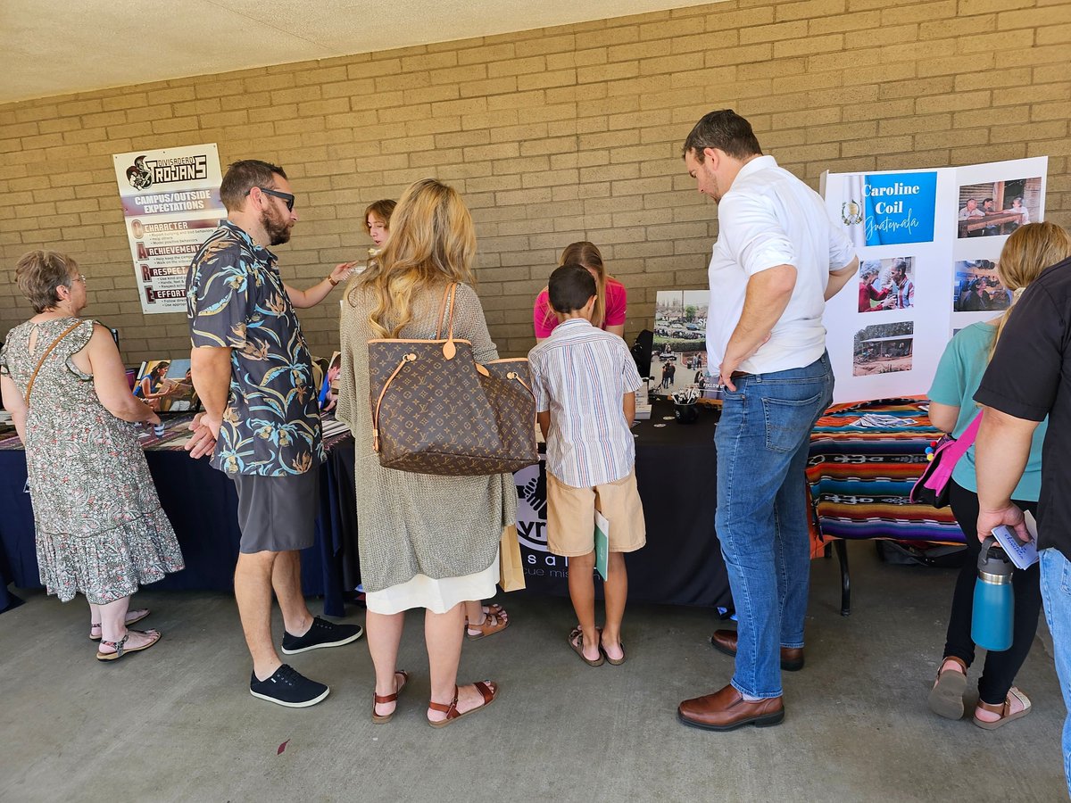 vrmhope's tweet photo. Visalia Rescue Mission was invited to share at Grace Community Church for their Mission Fest. We were grateful to share the heart behind the work being done here in our community. Our CEO Michael Simmon was able to give a glimpse into the ongoing services and programs! https://t.co/L4ecqQIGMz