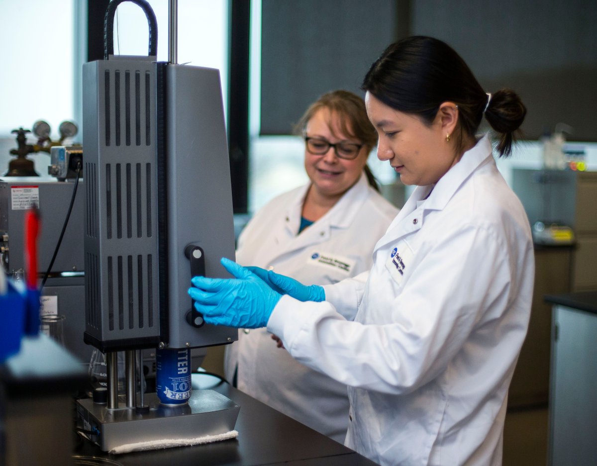 NCResearchInnov's tweet image. If you're @AltaBrewers Craft Brewing Convention today, stop by the Legacy Room at 11 a.m. to hear FBIC's Kelly Byer speak with Peter Johnson-Beresford from @OldsCollege updating us on the Craft Brewery Quality Project.

buff.ly/3M7BdIl

#ncinnovation #craftbrewery