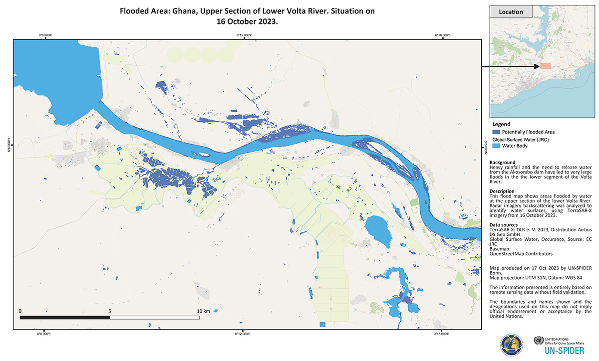 Our first map of the floods in Ghana uses #TerraSARX data to identify bodies of water around the lower Volta River as of 16 October: bit.ly/3rTdKnc
Potentially flooded areas are highlighted in darker blue.