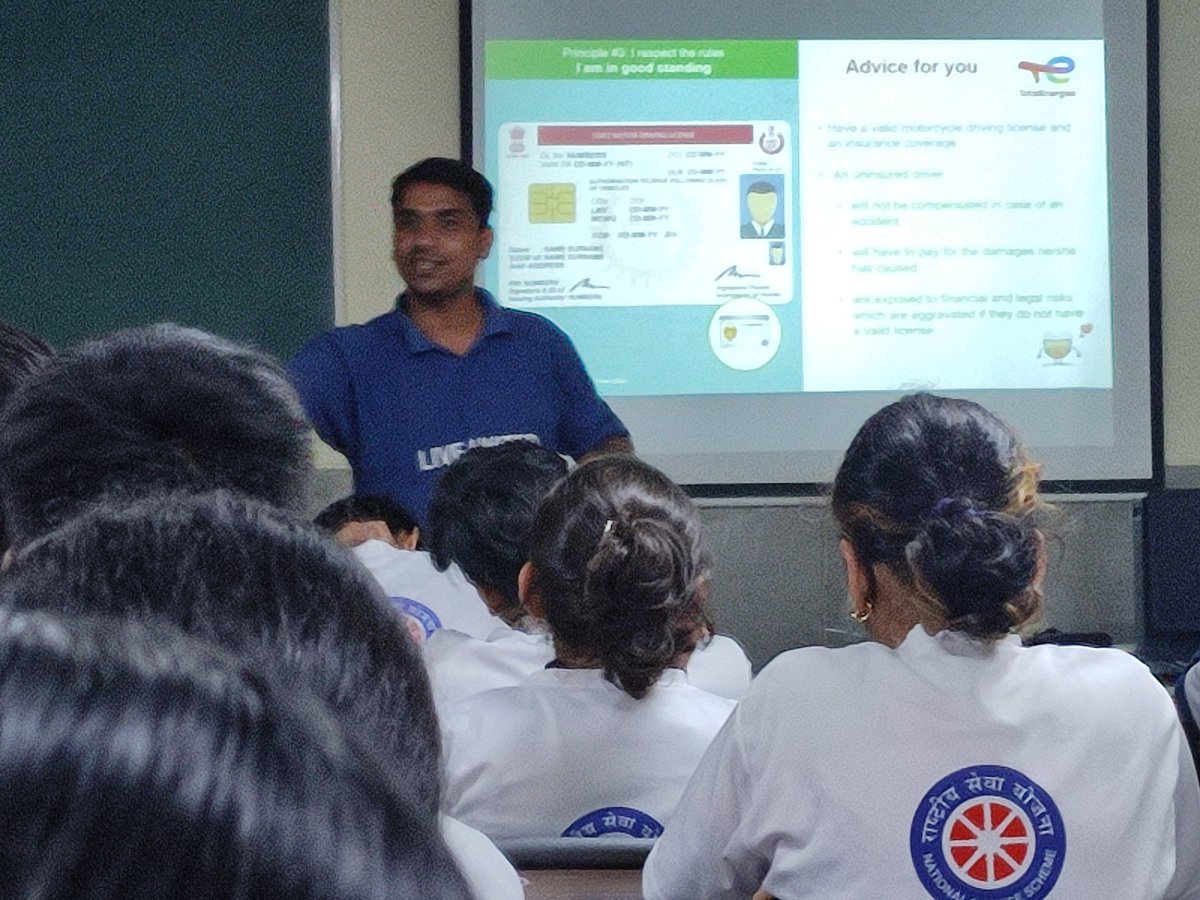 nss_tcet's tweet photo. "Alert today – Alive tomorrow."

The TCET NSS UNIT with the help of United way Mumbai conducted a Road Safety Seminar on 10th October, 2023. The volunteers were informed about the various Road safety rules and regulations.
#RoadSafety
#DriveSafe
#SafetyFirst
#ArriveAlive https://t.co/RwabaYqDLo