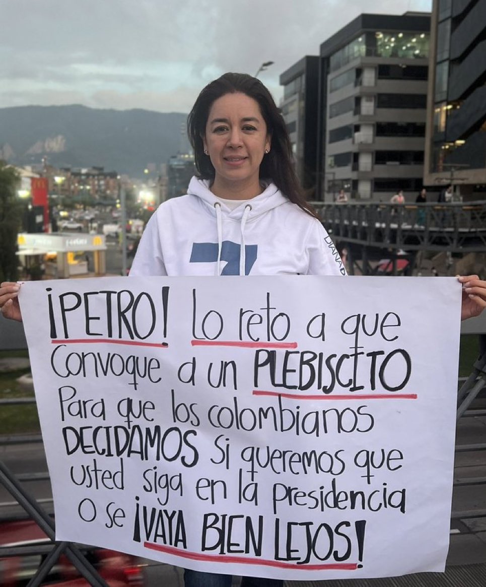 Doña Renata (@renatasokolov) on Twitter photo 