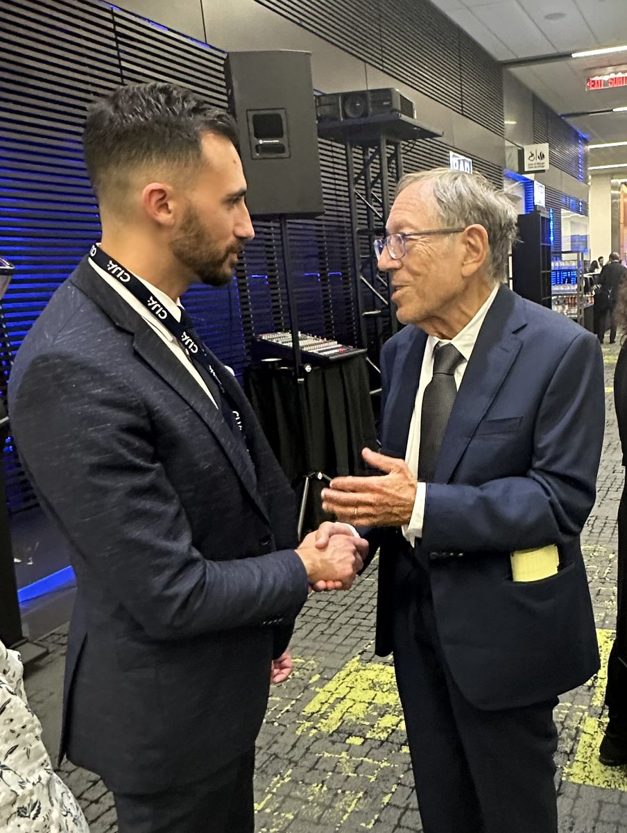 Sflecce's tweet photo. Strong support for Ontario's leadership mandating #Holocaust education @CIJAinfo's #FaceITFightIT conference.
With Antisemitism rising, we simply cannot be bystanders in the face of hate.
@MichaelFordTO & I were honoured to meet @IrwinCotler & students committed to #NeverAgain. https://t.co/eclQzxiEUq