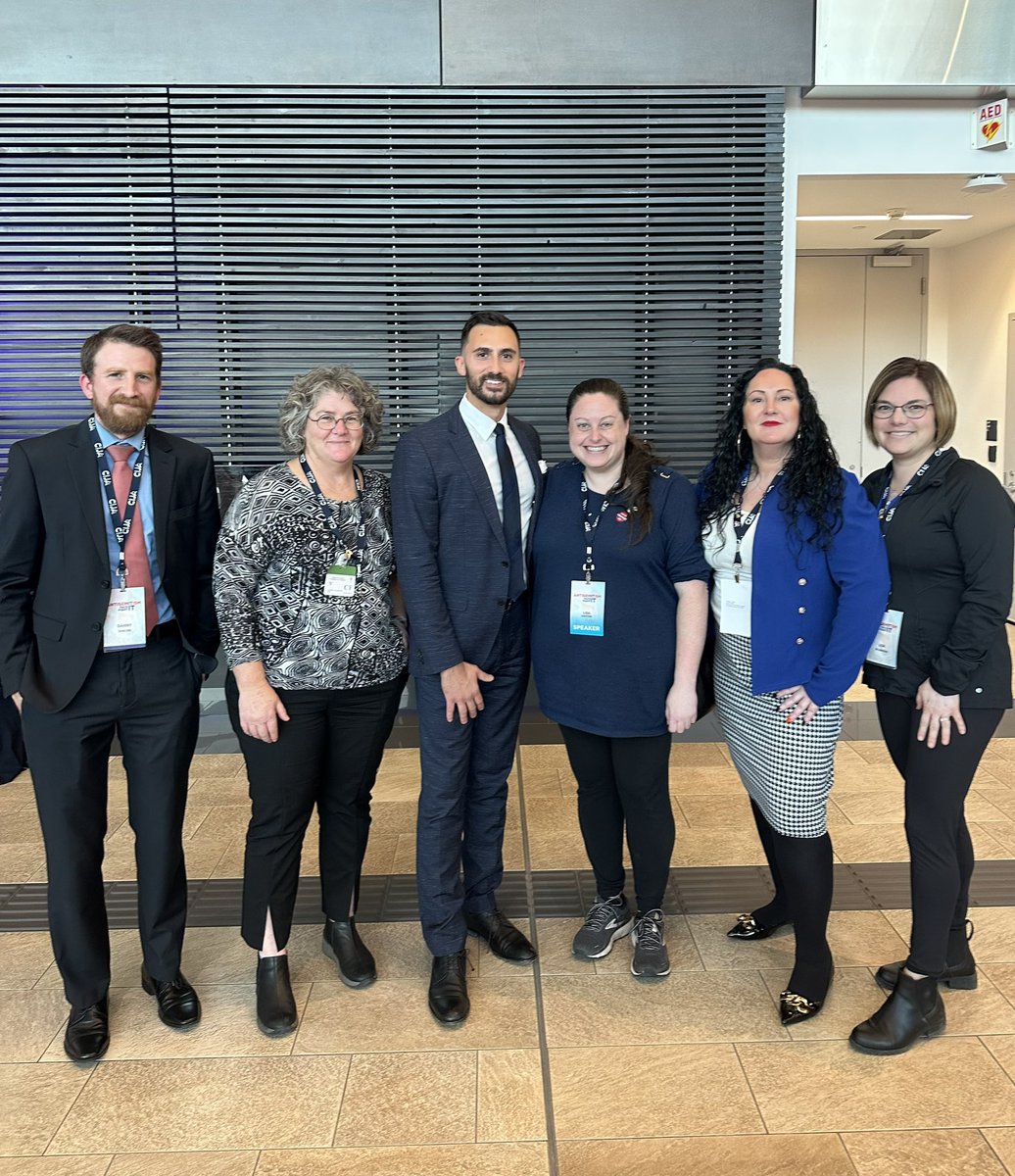 Sflecce's tweet photo. Strong support for Ontario's leadership mandating #Holocaust education @CIJAinfo's #FaceITFightIT conference.
With Antisemitism rising, we simply cannot be bystanders in the face of hate.
@MichaelFordTO & I were honoured to meet @IrwinCotler & students committed to #NeverAgain. https://t.co/eclQzxiEUq