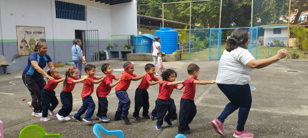 CbitLlaneritos's tweet photo. #18Oct seguimos en el CEIBS Barbarita de la Torre Gutiérrez del Corral con la semana de la Educación inicial #SomosFundabit
@fundabitguaric2 
@MPPEDUCACION https://t.co/S5ESC7pe9a