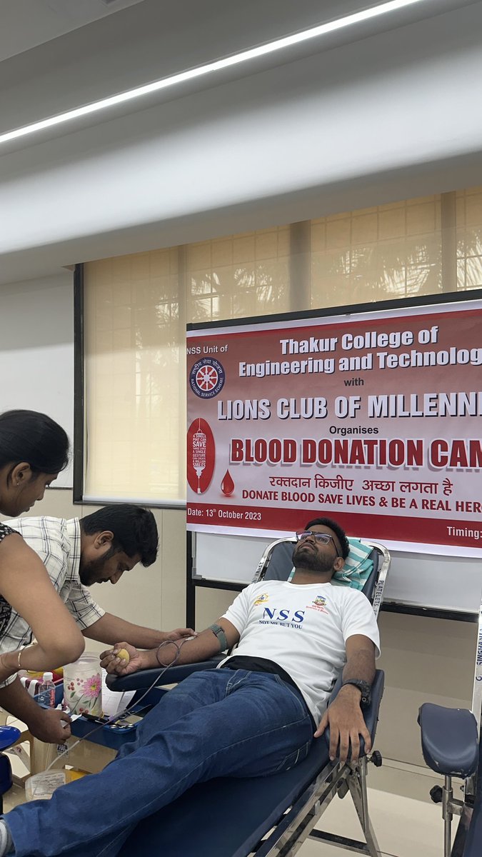 nss_tcet's tweet photo. "Give Blood, Save Lives!"

TCET NSS Unit's "Rakhtdaan se Jeevandaan" Blood Donation Camp on Oct 12, 2023, in collaboration with Lions Club Mumbai and Nair Hospital saw enthusiastic participation, with 121 units of blood donated.
#SaveLives
#DonateBlood
#BloodDonation https://t.co/ZQsV8IOrTp