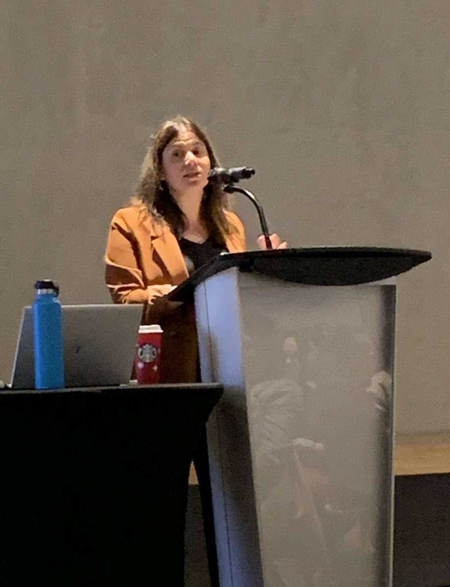 fln_manitoba's tweet photo. @GinaScaramuzzi is talking about our career progression and dream jobs. Knowing yourself, networking and taking a risk are key points of ensuring that we achieve our dream jobs. #FLNLevelUp https://t.co/krYuFtyWen