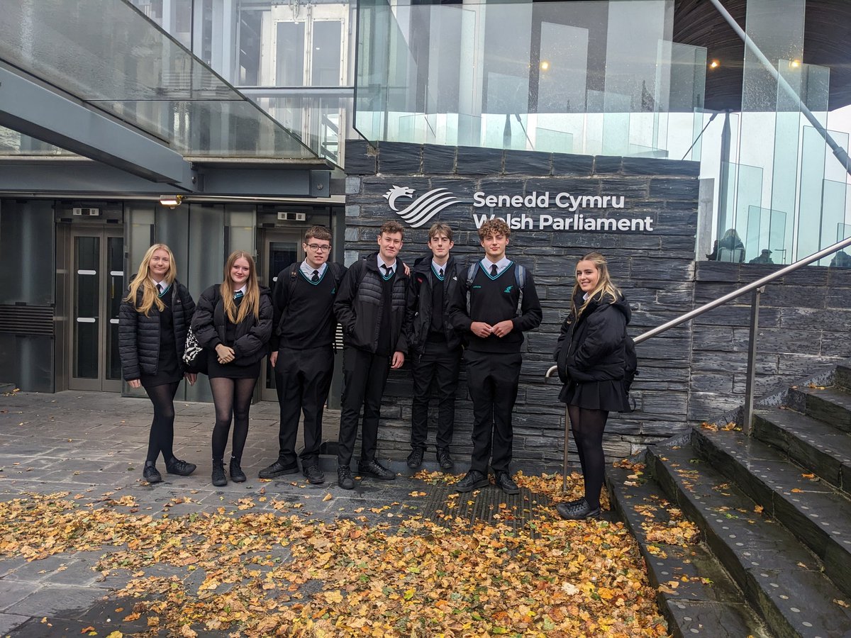 Diolch <a href="/GwleidAber/">Gwleidyddiaeth Aber, Prifysgol Aberystwyth</a> a <a href="/SeneddCymru/">Senedd Cymru</a> am ddiwrnod arbennig! <a href="/heleddfychan/">Heledd Fychan</a> <a href="/AlunDaviesMS/">Alun Davies AS / MS 🏴󠁧󠁢󠁷󠁬󠁳󠁿🇪🇺</a> <a href="/Cemlyn/">Cemlyn Davies</a> <a href="/GwynLoader/">Gwyn Loader</a>