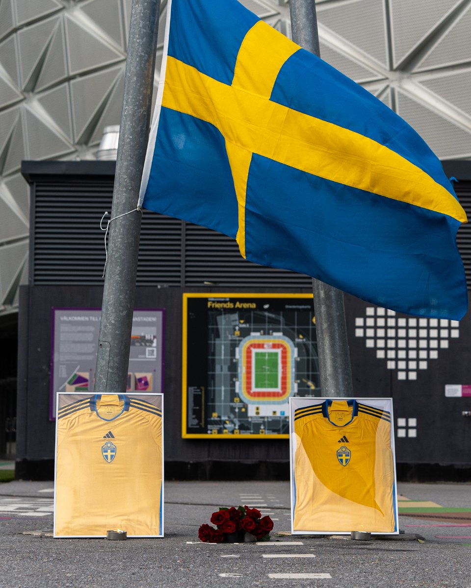 SvFF har upprättat en plats för att minnas de supportrar som tragiskt miste livet och skadades under måndagens terrorattentat i Bryssel. 🕯️

Vi är alla bedrövade över det som skett och många vill visa sitt stöd till de som drabbats.

(1/2)