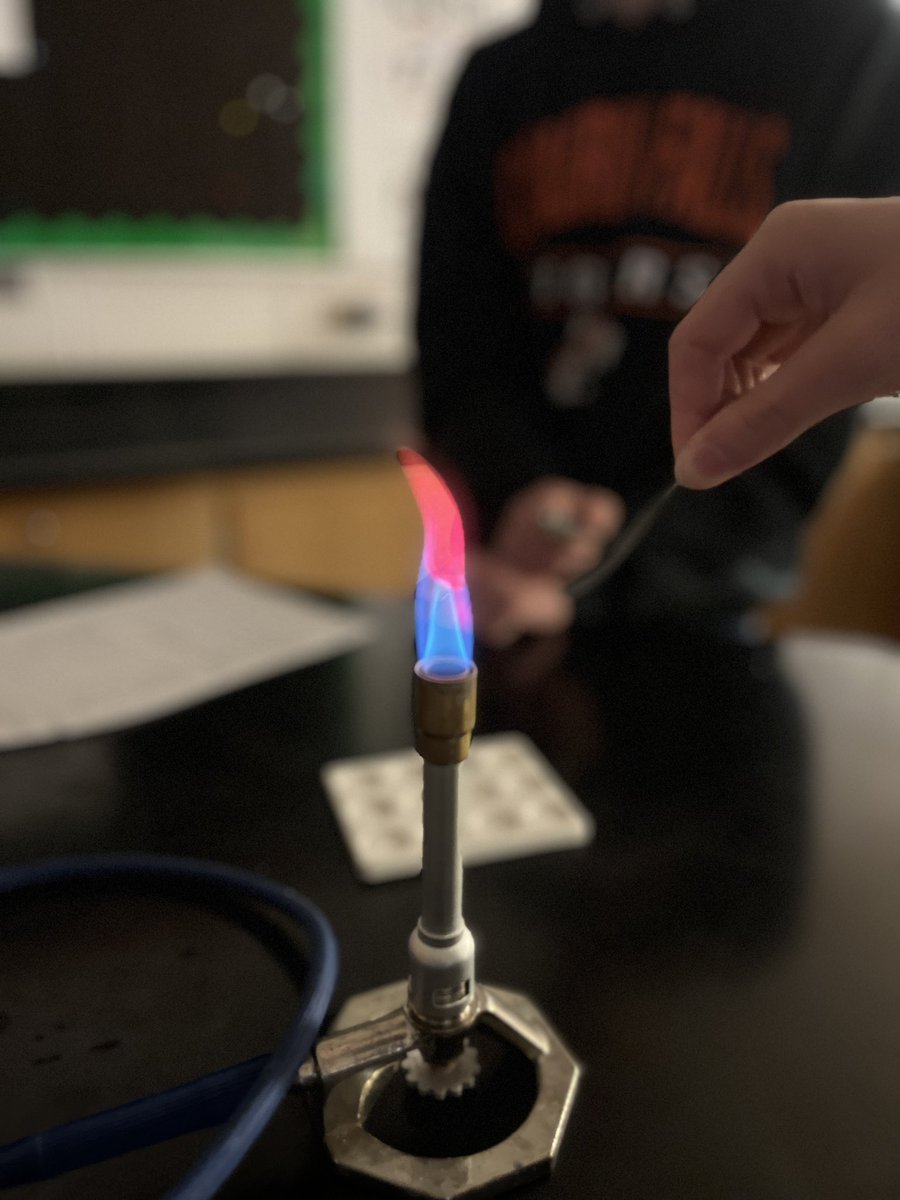 How do electrons move?Flame testing in chem today @Chagrin_Schools @cf_rassi #chem 🔥