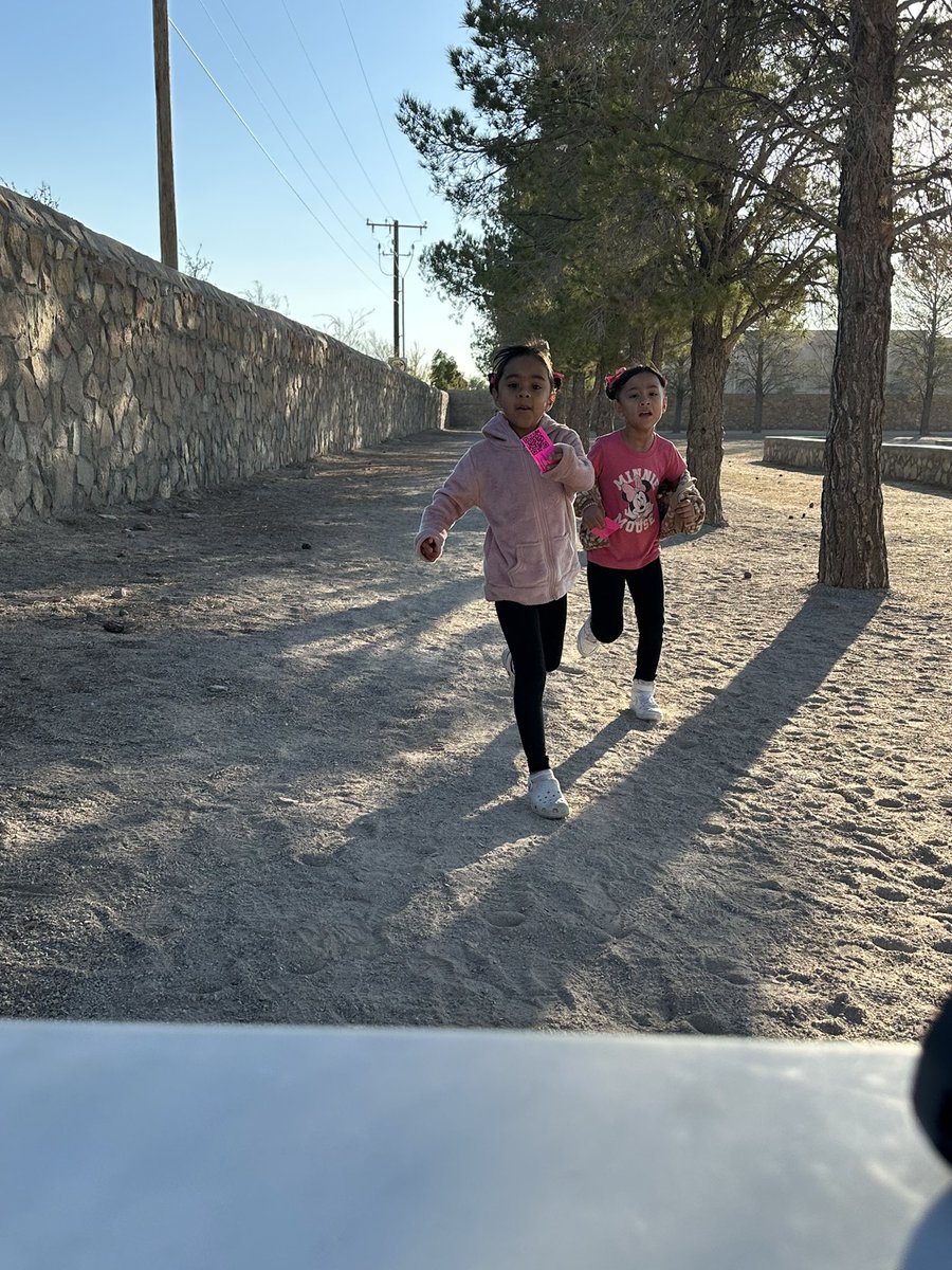 CoachColby_HHES's tweet image. Hornets ON THE GOOOOOO🏃‍♀️🏃 #WellnessWednesday #WalkDay #TeamSISD
