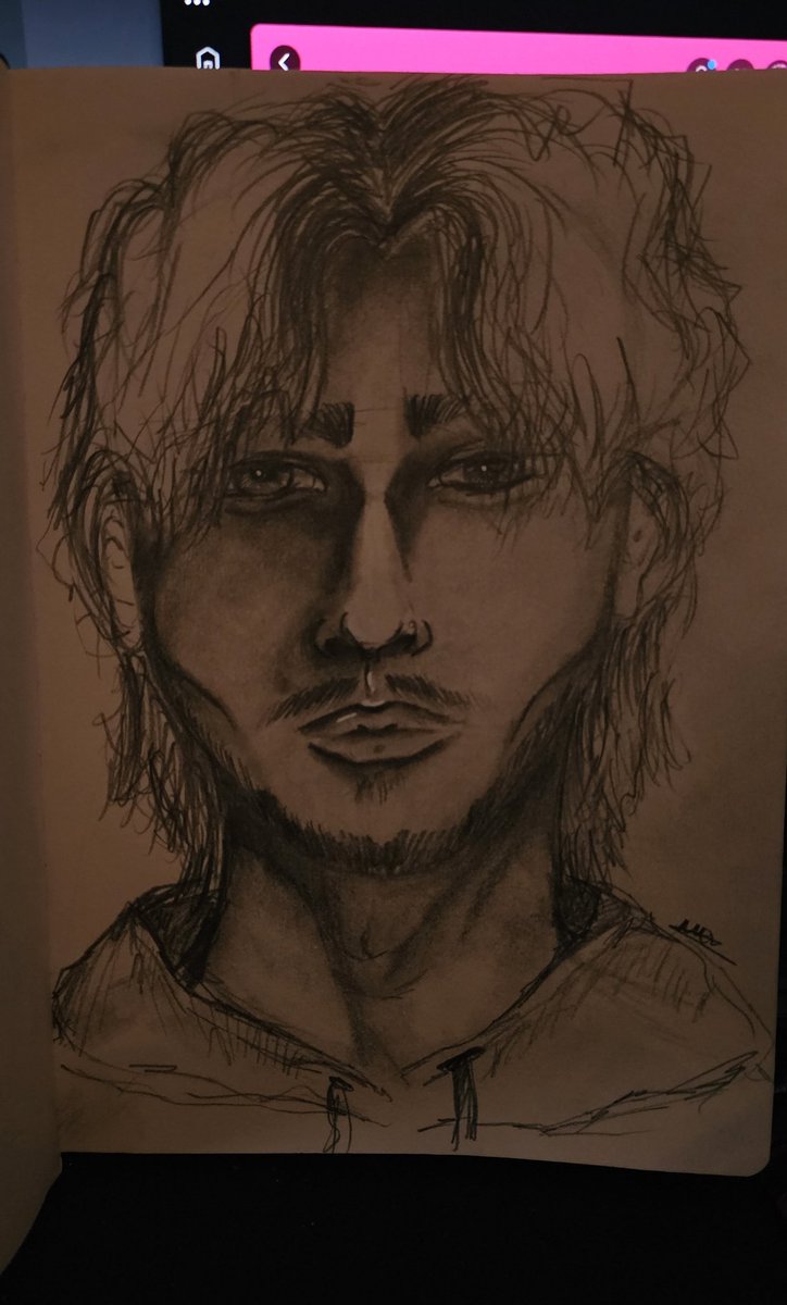LostPandan's tweet image. I have been practicing how to draw faces! I  used pencil and charcoal pencils for this  (tbh my iPad was dead, and I wanted to draw lol) 

#art #face #facestudy #pencilart #Pencildrawing