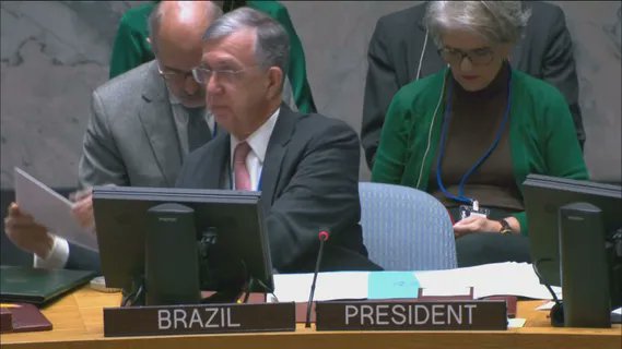 g1's tweet photo. 🚨🚨 EUA vetam resolução do Brasil no Conselho de Segurança da ONU após mudança incluída pela Rússia; texto pedia cessar-fogo imediato no conflito entre Israel e Hamas  https://t.co/dPTjakcTjp #g1 https://t.co/hcYEvThyfX