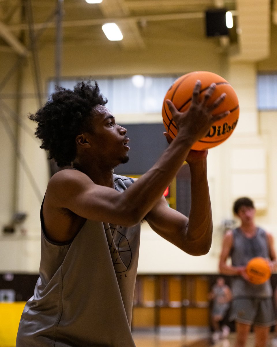 BW Men's Basketball tweet media