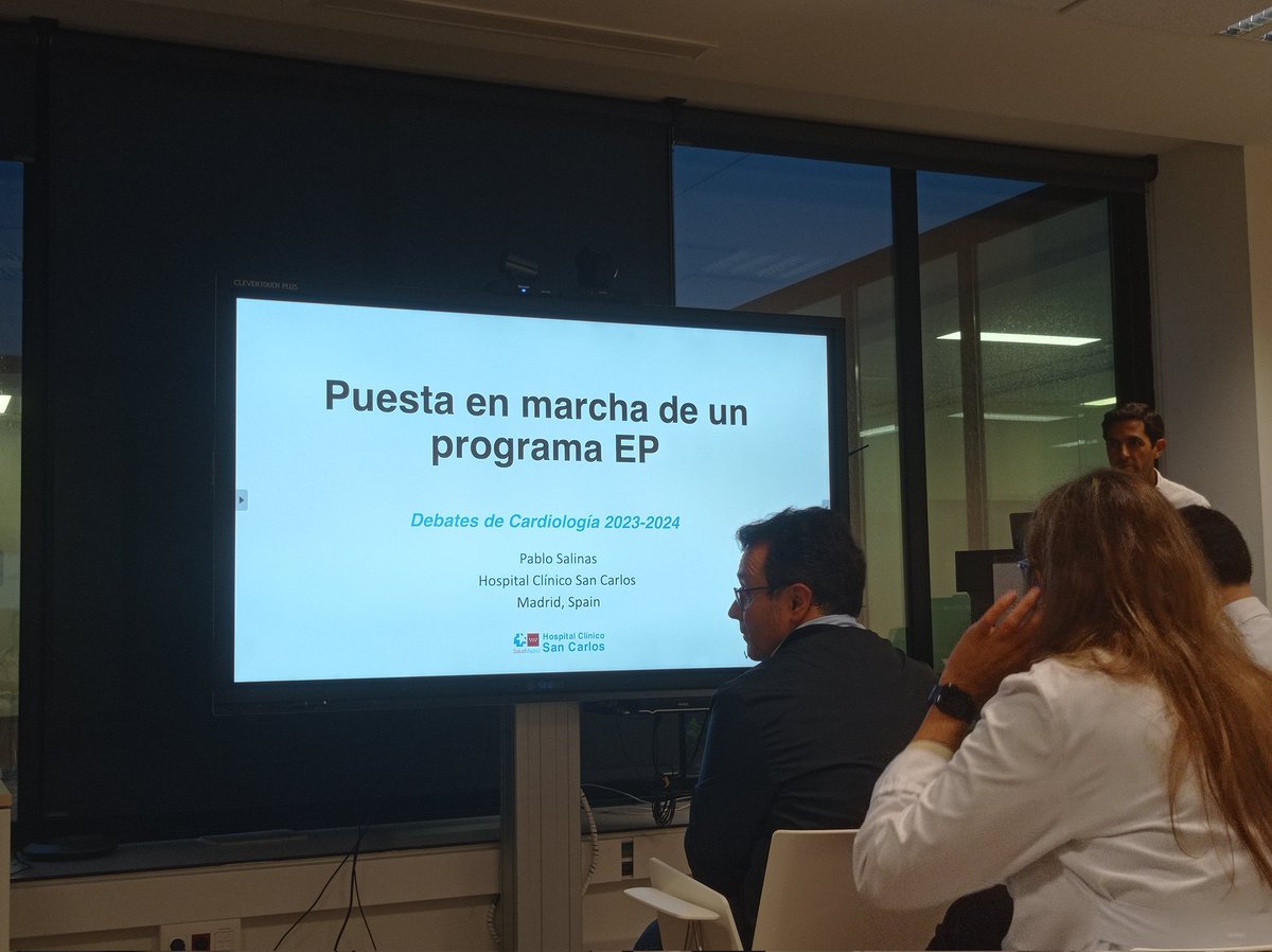 Esta mañana hemos disfrutado la sesión del Dr. @pabl0salinas en la que ha presentado las líneas básicas del programa #CardioRed1 
Un manejo estructurado e interdisciplinar del TEP mejora de forma espectacular los resultados de esta patología con alta morbimortalidad.