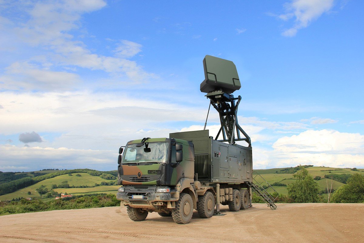 🇫🇷🇺🇦 Contrairement aux fournisseurs britanniques et américains, les pièces détachées et l'entretien des matériels (Radars GM200 / Cobra) par des personnels qualifiés du groupe #Thales sont aujourd'hui inexistants sur le sol ukrainien. Les forces locales doivent ainsi retirer les