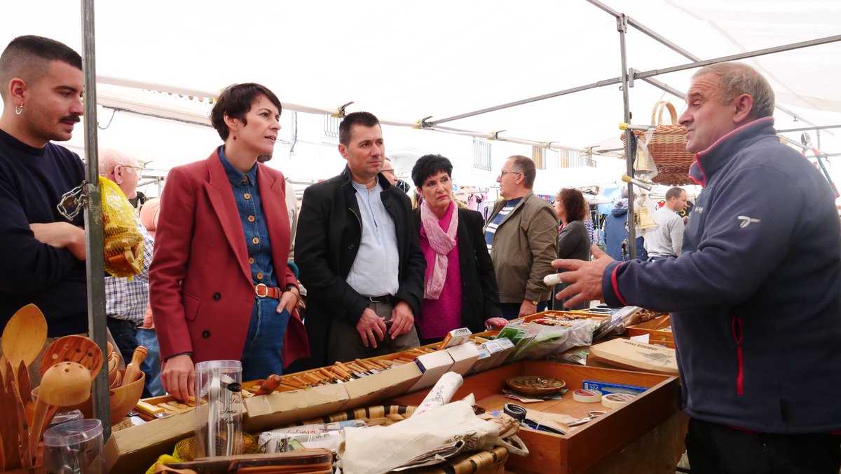 Hoxe en Mondoñedo puiden visitar a feira de 𝗔𝘀 𝗦𝗮𝗻 𝗟𝘂𝗰𝗮𝘀, a máis antiga de Galiza e unha das que teñen máis tradición en Europa.

Volvo a casa aínda máis convencida: 𝘂𝗻 𝗺𝗲𝗱𝗶𝗼 𝗿𝘂𝗿𝗮𝗹 𝘃𝗶𝘃𝗼 𝗲́ 𝗶𝗻𝗱𝗶𝘀𝗽𝗲𝗻𝘀𝗮𝗯𝗹𝗲 𝗽𝗮𝗿𝗮 𝗰𝗼𝗻𝘁𝗿𝘂𝗶́𝗿