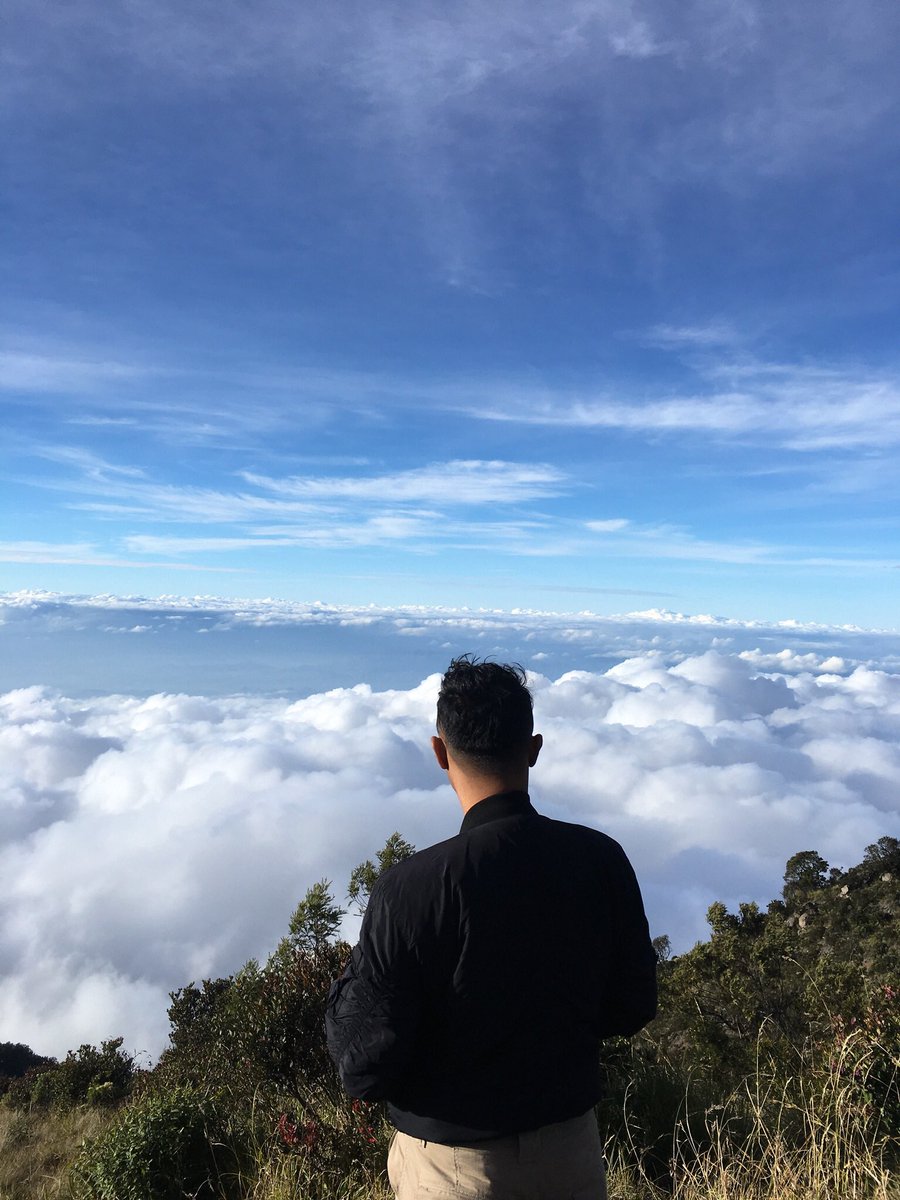 agunksetiyawan's tweet photo. Sesekali perlu dialog sendiri,memaknai kehidupan dan berdamai dengan sekitar. https://t.co/1JqlMTfXWD