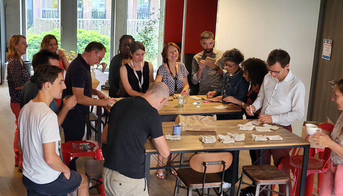 À l'occasion d’#OctobreRose, Arcadis sensibilise ses salariés au cancer du sein, aux mesures de prévention et de dépistage. 
Dans le cadre du défi #10000pochettesPourCurie, nos Arcadiens ont confectionné pas moins de 250 pochettes pour les patientes de l'<a href="/institut_curie/">Institut Curie</a> !