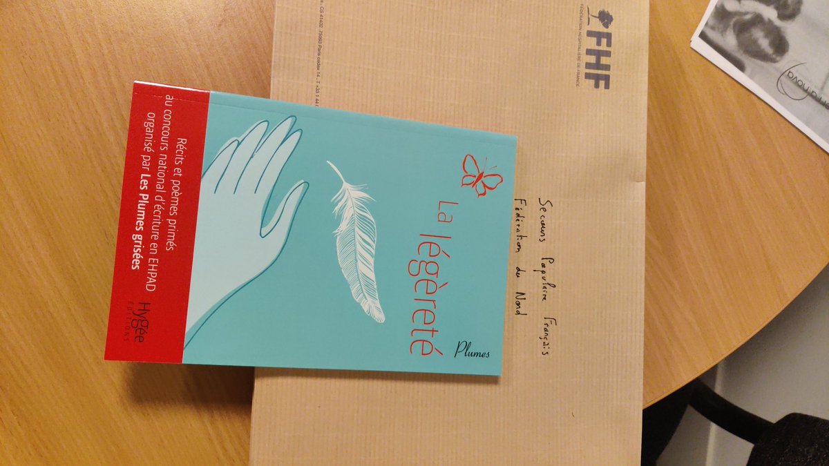 Formidable initiative " Donnez à lire".

Les plumes grisées vont participer en offrant des recueils "La légèreté "des résidents-écrivains <a href="/SecoursPop/">Secours populaire</a> .

10 ouvrages sont en route !