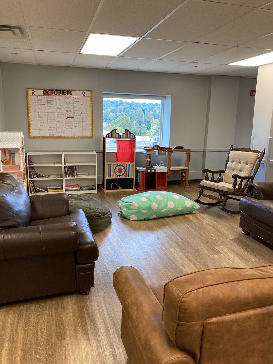Rebuild2gthrNEO's tweet photo. This past Saturday on October 14th, we hosted our She Builds Volunteer Day at the Hope &amp; Healing Resource Center. Volunteers were able to stain cabinets that RTNEO previously installed with sinks in two art rooms, repaint the center’s family room, and install… (THREAD 1/3) https://t.co/qSIzNc3L1o