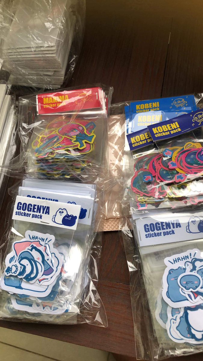 18/10 UPDATE:
WE GOT THE BABIES!! 
About a week from now I will start to send tracking codes through the email in the order form!!! Thank you so much for waiting 😭😭