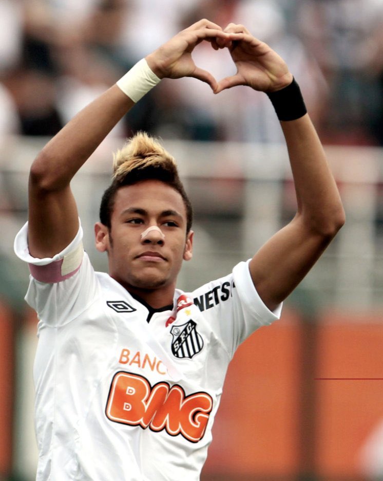 ActuFoot_'s tweet photo. En 2011, à seulement 19 ans, Neymar réussissait l’exploit de terminer à la 10e place du classement du Ballon d'Or alors qu'il n'évoluait encore qu'à Santos. ✨🇧🇷

𝗟𝗮 𝗽𝗲𝗿𝗳' 𝗲́𝘁𝗮𝗶𝘁 𝗶𝗻𝗰𝗿𝗼𝘆𝗮𝗯𝗹𝗲. 🤯 https://t.co/AuCN07CGXK