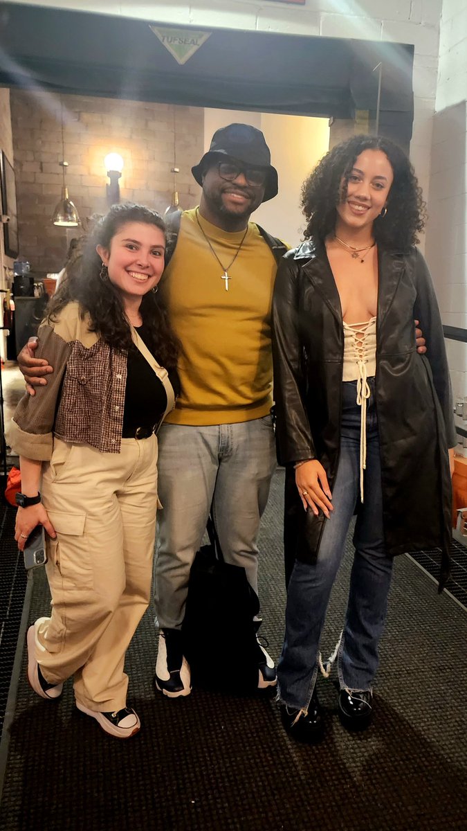 <a href="/thedigilogue/">THE DIGILOGUE</a> <a href="/drewcurator/">Drew de Leon 🇵🇭</a> <a href="/_sjae/">SHANIA 🧚🏾‍♀️</a> <a href="/FILOBrandon/">Brandon</a> <a href="/audiomack/">Audiomack</a> <a href="/BrianZisook/">Z</a> #DigilogueDay was a family reunion, running into the music community's elite. Glad to finally link with <a href="/allthatjazzxx_/">my name is JAZZ (like the music) 🎶</a> &amp; <a href="/leatheleox/">🌞 LÉA 🌞</a> is definitely a favorite. <a href="/__Veli/">Veli Vel</a> put Quest on at one of our early performances so it's always love. <a href="/TheAndreMullen/">Andre Mullen</a> is my guy &amp; Cheek ✈ in!