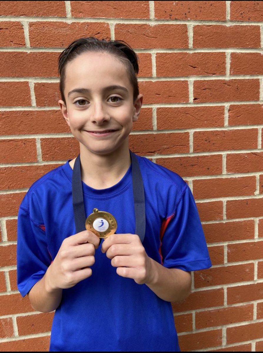 ShaunOl16955818's tweet photo. Nice to see a couple of our former players and our captain doing well yesterday in their cross country event. Dex now applying his trade at @NorwichCityAcad picking up the gold. Our captain Sonny coming a close 2nd and Lewis getting a top 10. Well done 💪🏼🔵🟠 https://t.co/RqoikX3WKJ