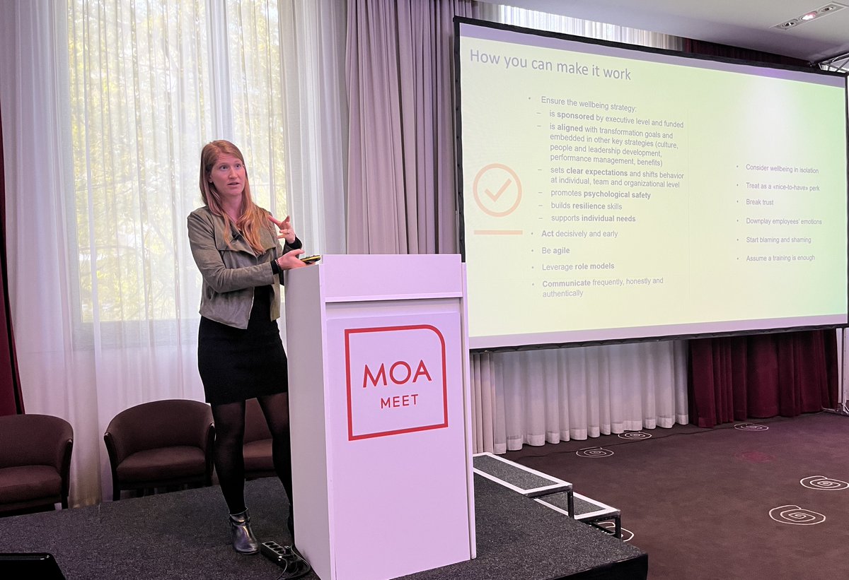 Smart Workspace Design tweet media