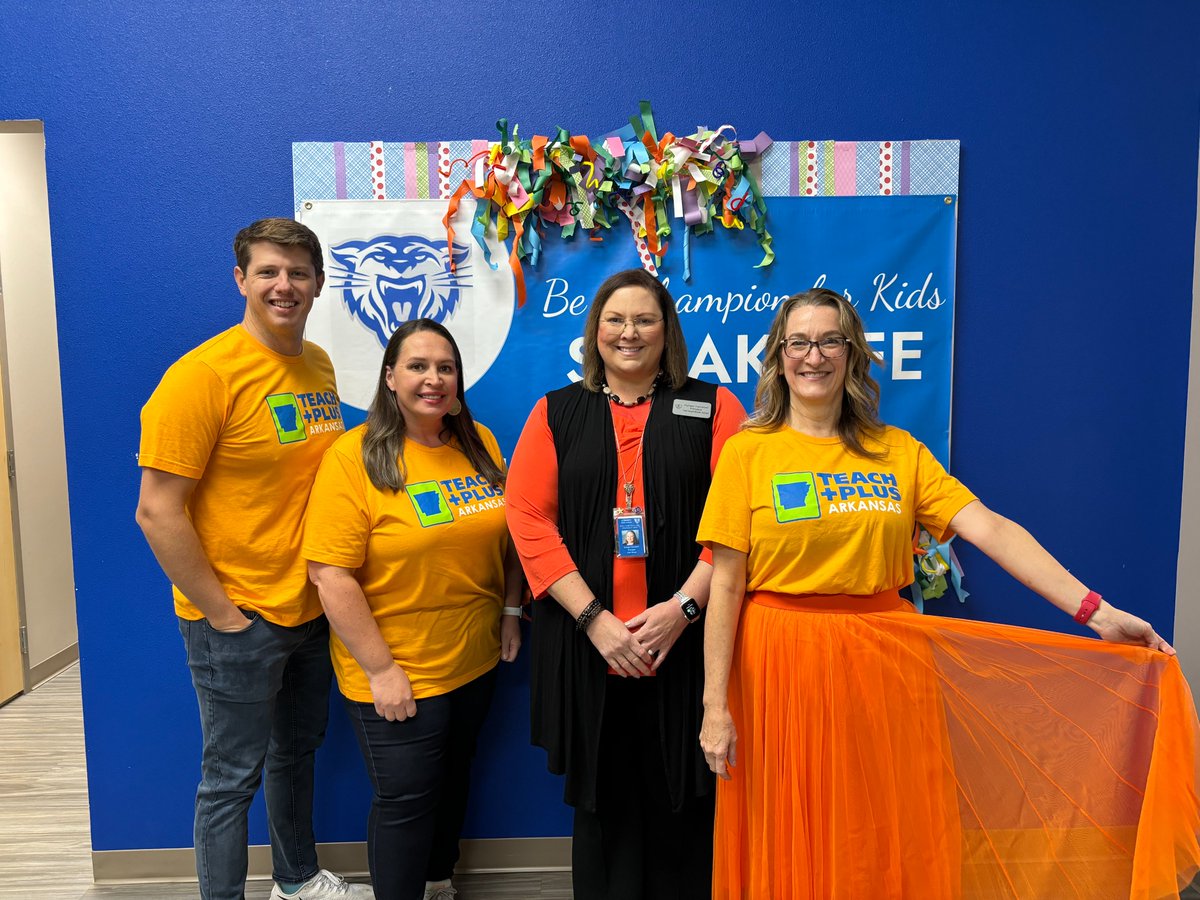 teachplusar's tweet image. Check out our amazing Teach Plus policy fellows, standing tall and proud in their Teach Plus gear alongside Principal Campbell at Carl Stuart. It&apos;s all in honor of Unity Day, a special occasion during Bully Prevention Month! ✨

#TeachPlus #UnityDay #BullyPreventionMonth