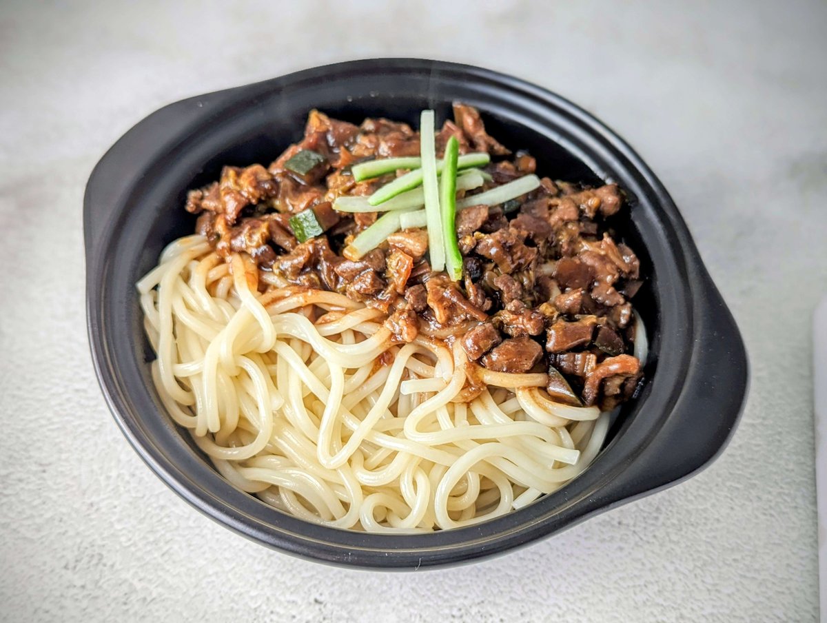 🍅I'm live and making Jajangmyeon!

I have some black bean paste to use up and I'll try a slightly different version from my previous/first attempt.  Every once in a while I feel a craving for noodles, and I'm sure this will satisfy! 🍜

➡️twitch.tv/arecipereborn