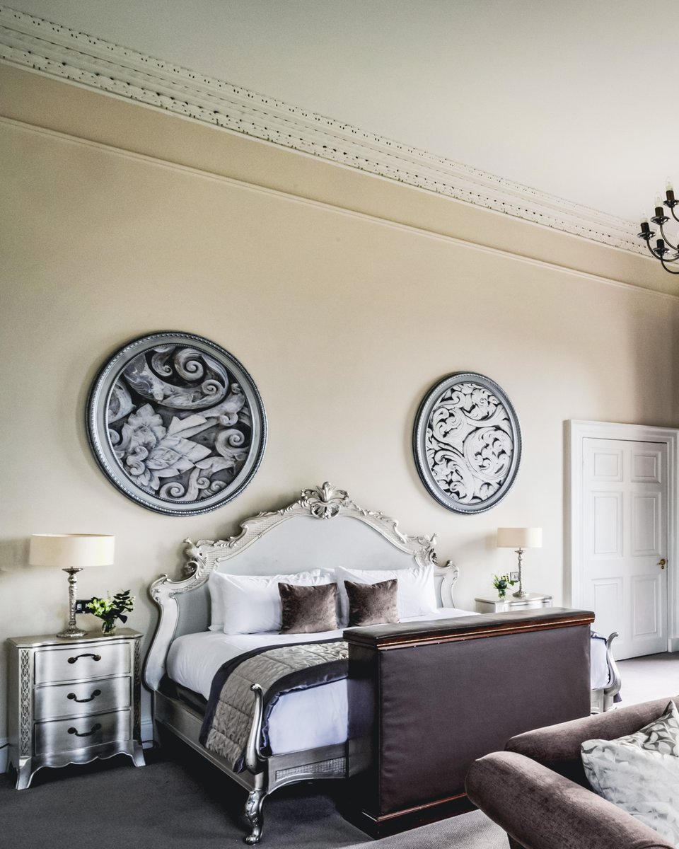hp_hotels's tweet photo. Sunny day? Rainy day? Our Master Suite at Bailbrook House offers a favourite spot to spend an evening, whatever the weather.
#HandPickedHotels #masterbedroomsuite #themastersuite #luxuryinteriors #luxuryhotels #luxuryhotel #luxuryplaces #bailbrookhousehotel #bathsomerset https://t.co/vhEVqaF1z2