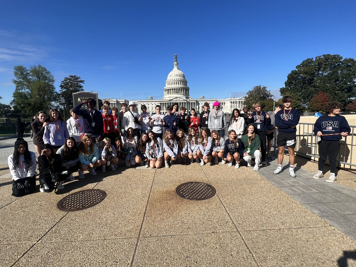 hmsdcbus1's tweet photo. Bus 1 loved learning about the Capital! https://t.co/Cv4agUpqsT