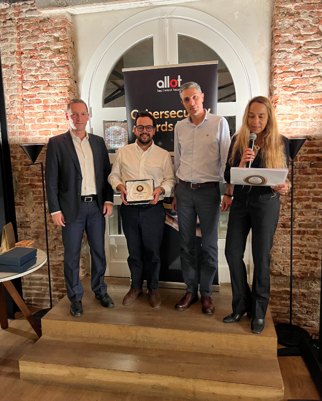 Celebramos un logro excepcional en el Cyber Marketing Summit de <a href="/allot_ltd/">Allot</a>: Telefonica Tech nos llevamos a casa el premio "Highest Penetration Award". Nuestra dedicación a la ciberseguridad sigue marcando la diferencia.💻 #CiberSummit #Ciberseguridad