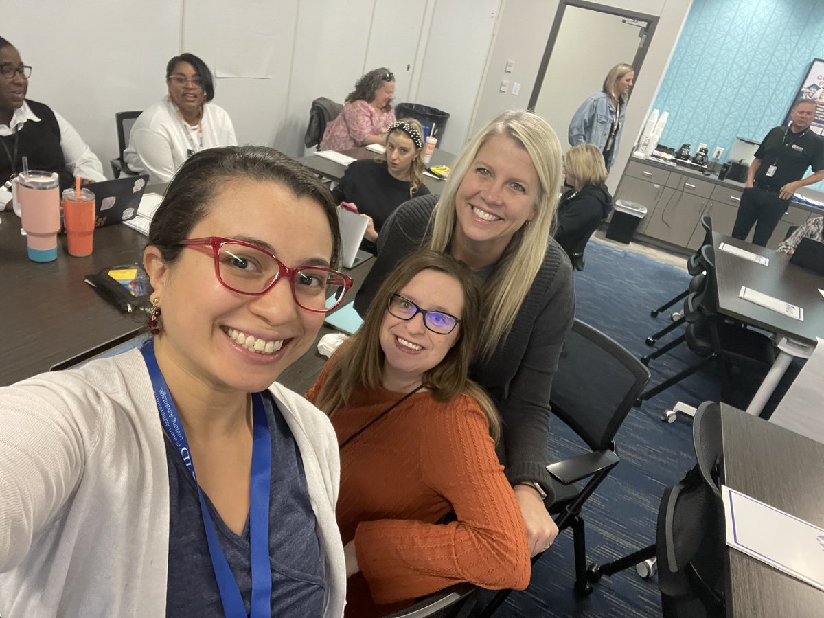 Mtguevaras's tweet photo. Excited to be at AVID training and see old friends 💖! 📚 we are learning new strategies and skills to support student success. #SREAVID 
#RISDWeAreOne #SREEaglesRISE https://t.co/f1DKniaBoT