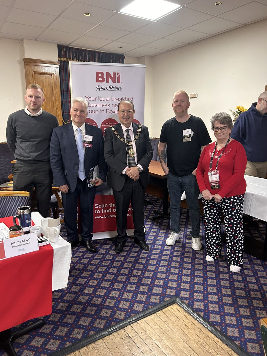 MayorOfBexley's tweet photo. BNI members of Bexleyheath business networking breakfast at the 151 club. https://t.co/38RsFSYHZU
