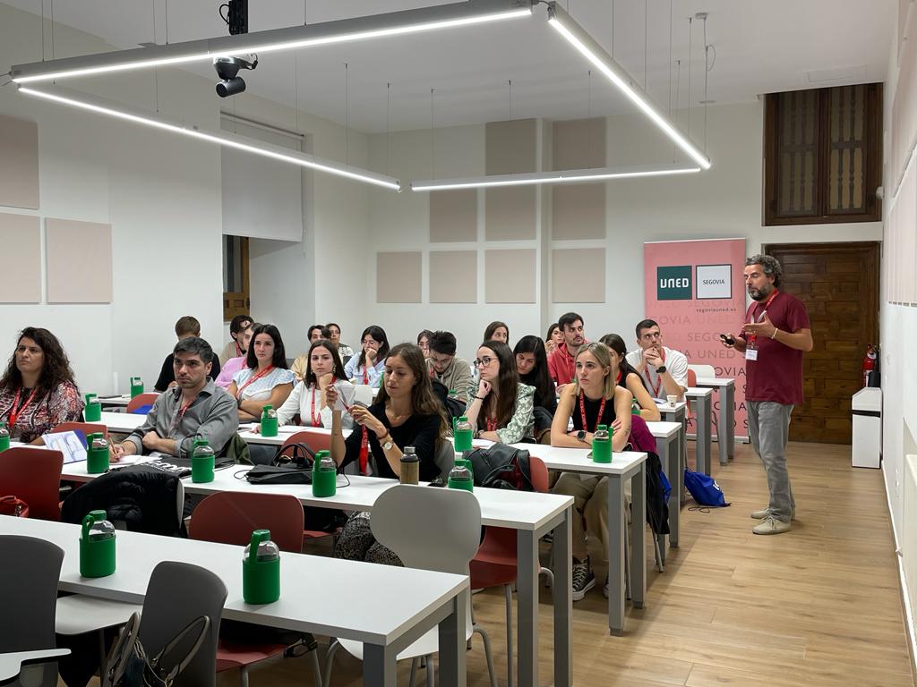 icmm_csic's tweet photo. 💡 Inauguración del #VQuimBioQuim, el congreso que celebramos ahora mismo en Segovia (@UnedSegovia) y que durará hasta el viernes 👏
👉 Toda la info: https://t.co/pNtb2NqVGZ https://t.co/hFSky2ekIt