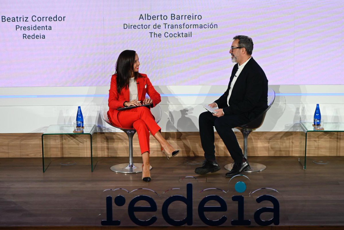 BeatrizCorredor's tweet photo. En @RedeiaCorp hemos trabajado intensamente para para crear la Estrategia de Impacto Integral que presentamos hoy y que será como una "levadura" con la que damos un paso más allá para impulsar un impacto positivo global por un mundo mejor.

En #JSRedeia23 con @The_Cocktail https://t.co/K1oxewPY1N