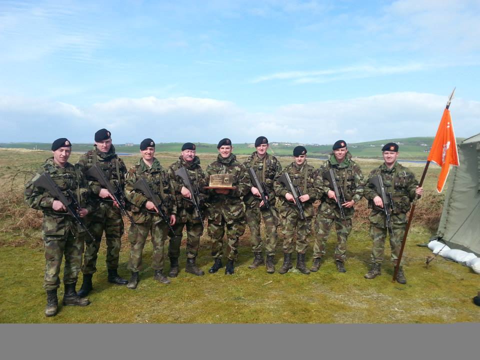 NoelO832597's tweet image. @2BdeArtyRegt still winning in 2014 @defenceforces for the 8th time with one of the original 1976 marksmen &amp;amp; exceptional Gunners of a ranks hitting #TargetRound
For a #LifeLessOrdinary and a winning team.