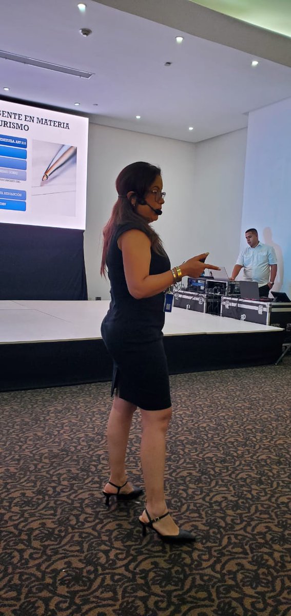 Mercado de Turismo -Valencia: La presidente de AVAVIT, Vicky Herrera de Díaz, durante la charla Enfoque Estratégico.